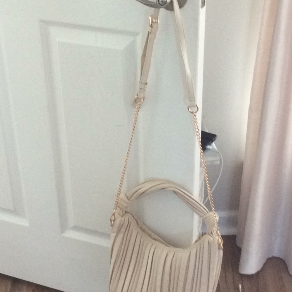 Buttery soft Urban Expression cream handbag. - Picture 4 of 4